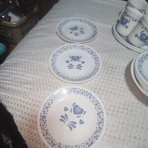 (B) CORNING CORELLE BLUE HEARTS EUC SET OF 3 PIECE DINNER PLATES